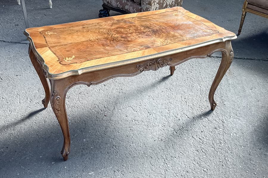 Beistelltisch im Barockstil